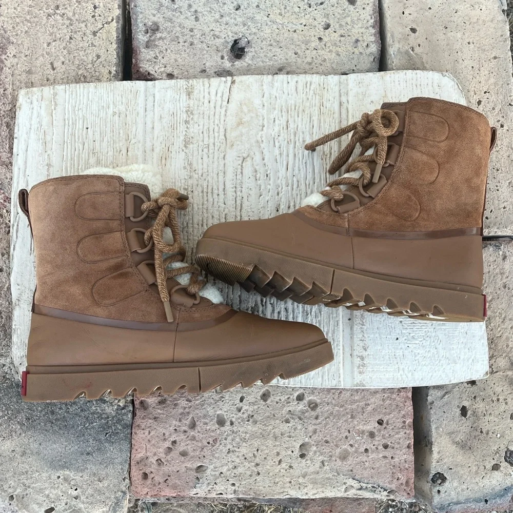 Sorel Women's Joan of Arctic Next Lite Tan Boots size 9